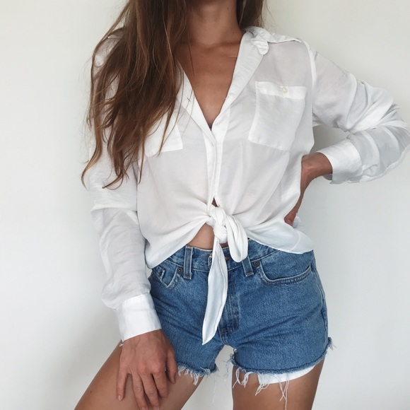 Ellen Tracy Tops - [SOLD] Ellen Tracy silky button-down blouse